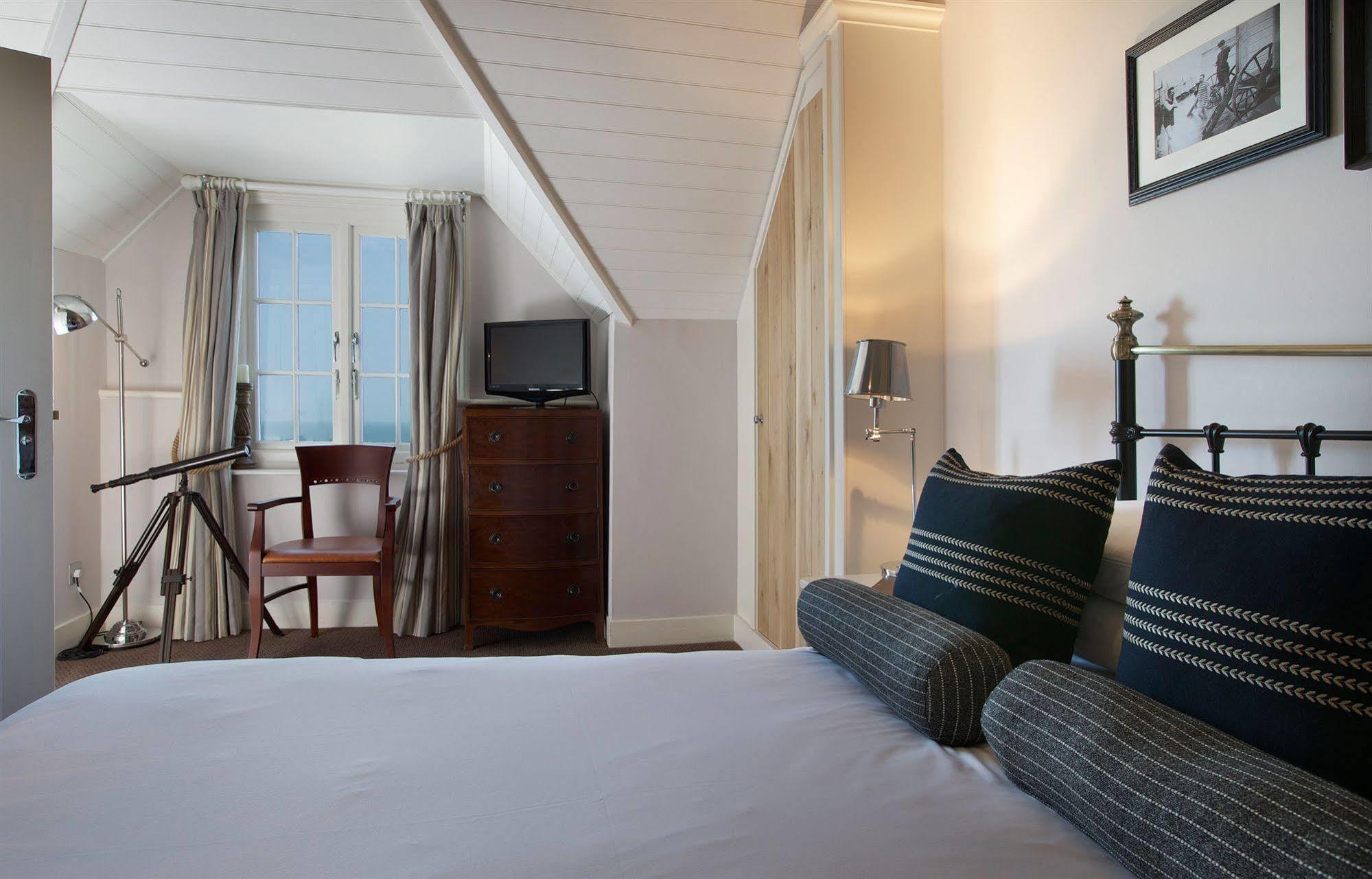 The Marine Hotel วิทสเตเบิล ภายนอก รูปภาพ